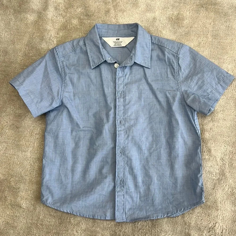 H&M Toddler boys blue button down dress shirt short sleeves size 2-3
